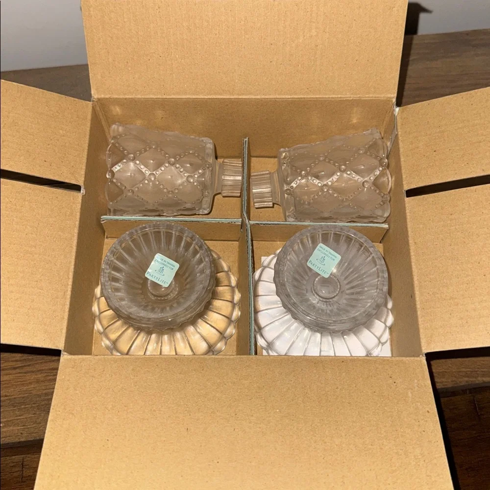 NIB Vintage PartyLite Quilted Crystal Votive Holder Set with 5 Vanilla Candles - Picture 6 of 7